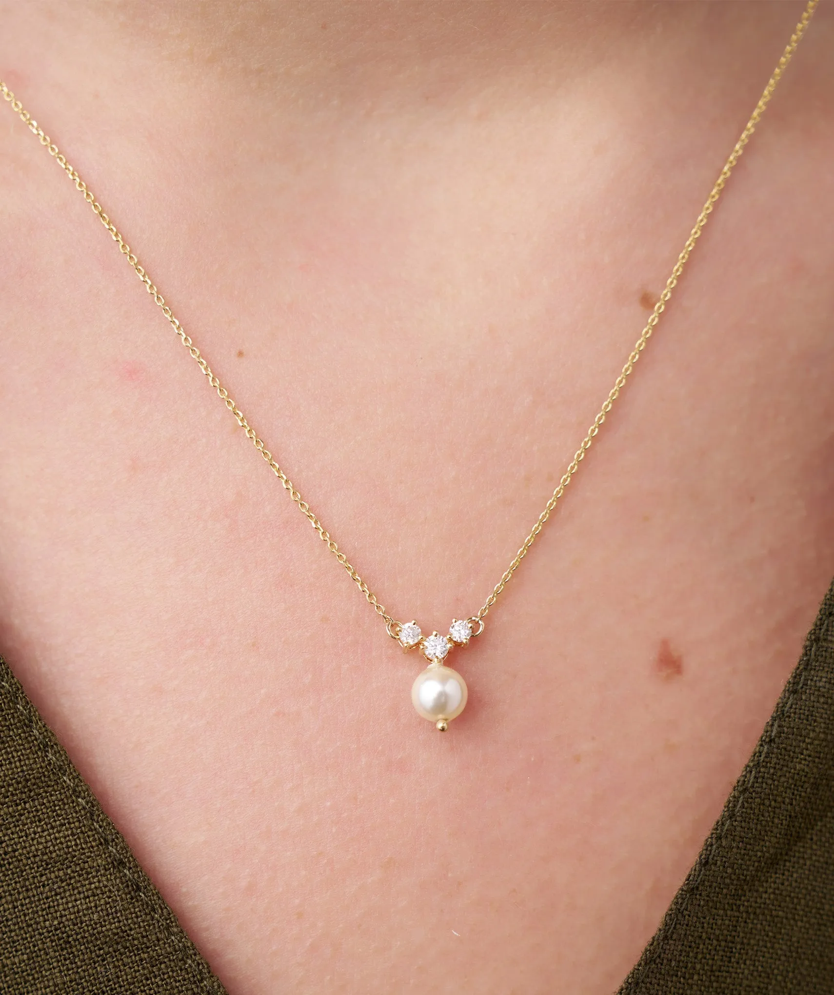 14K Gold Necklace with White Disc Pendant