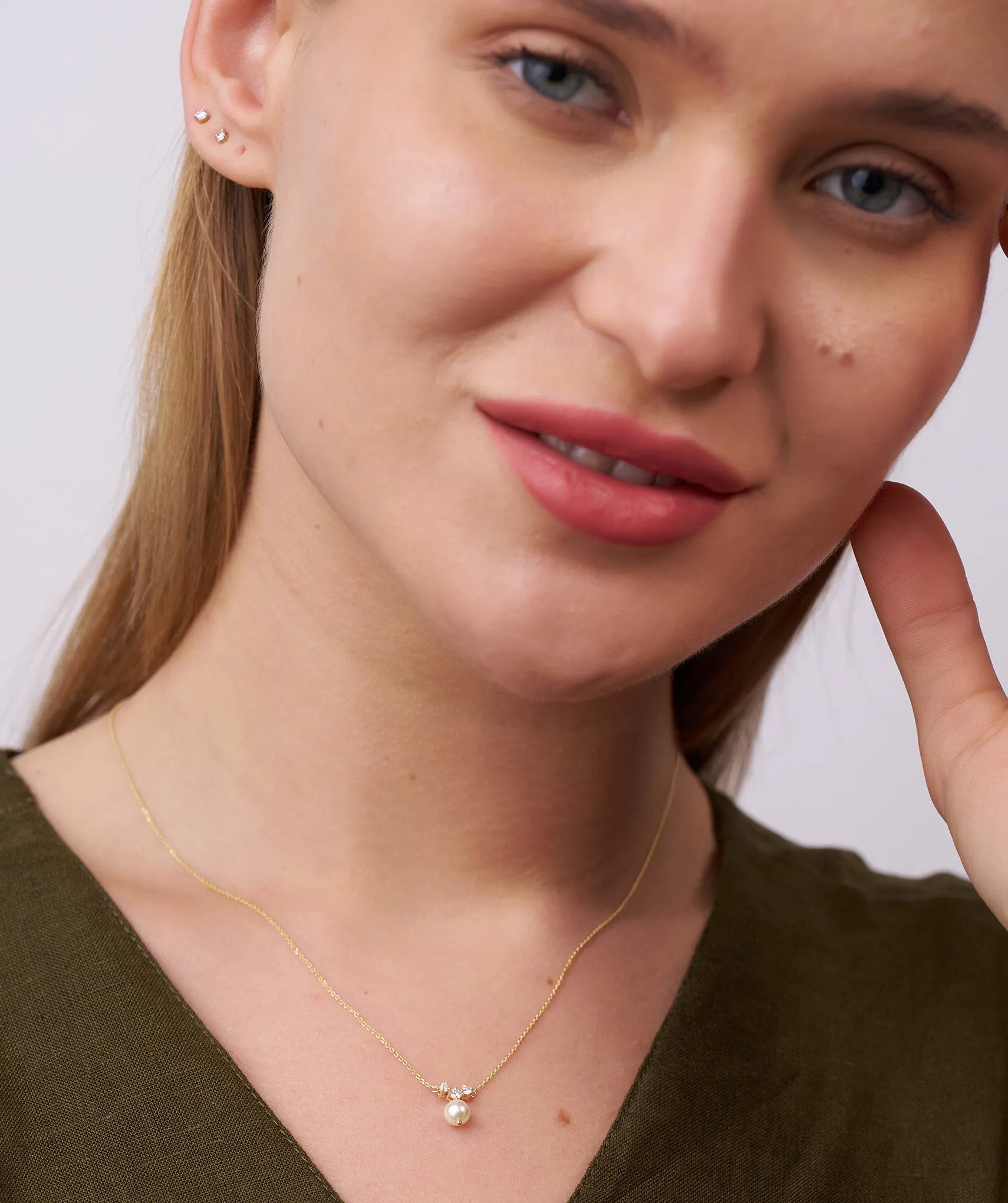14K Gold Necklace with White Disc Pendant