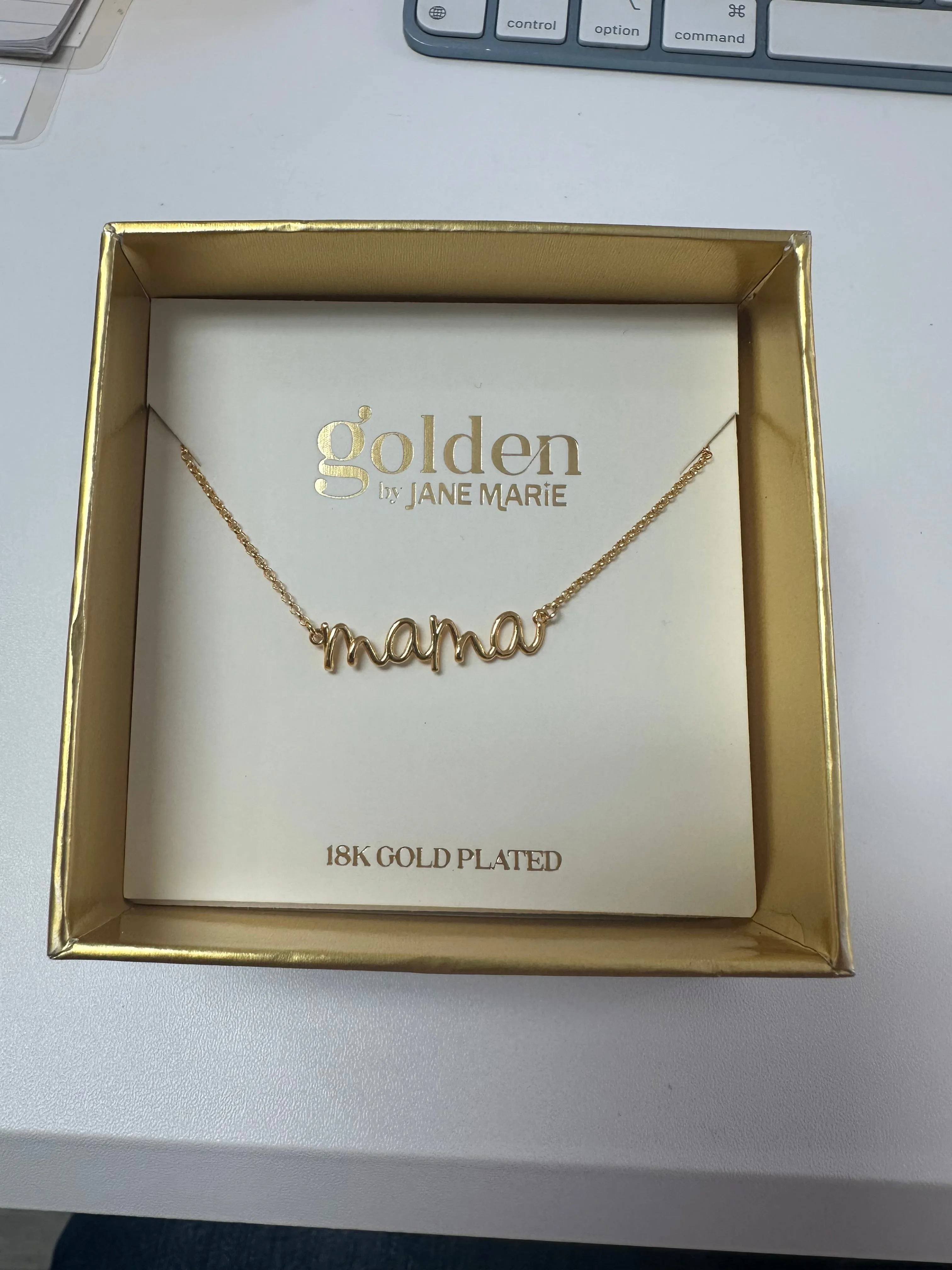 18K Gold Plated Rolo Chain Necklace with Cursive "Mama"