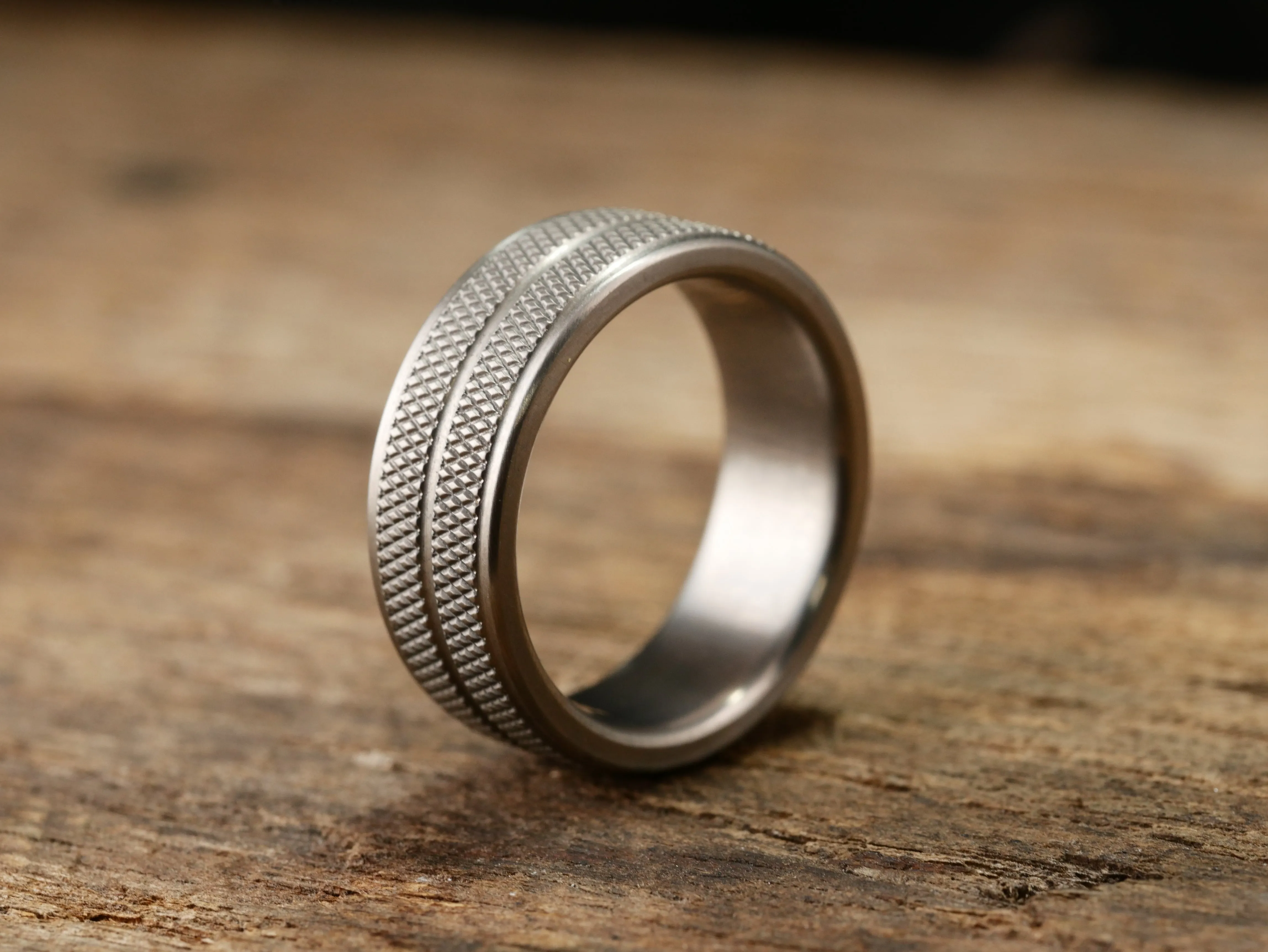 Apex - Knurled Titanium Ring