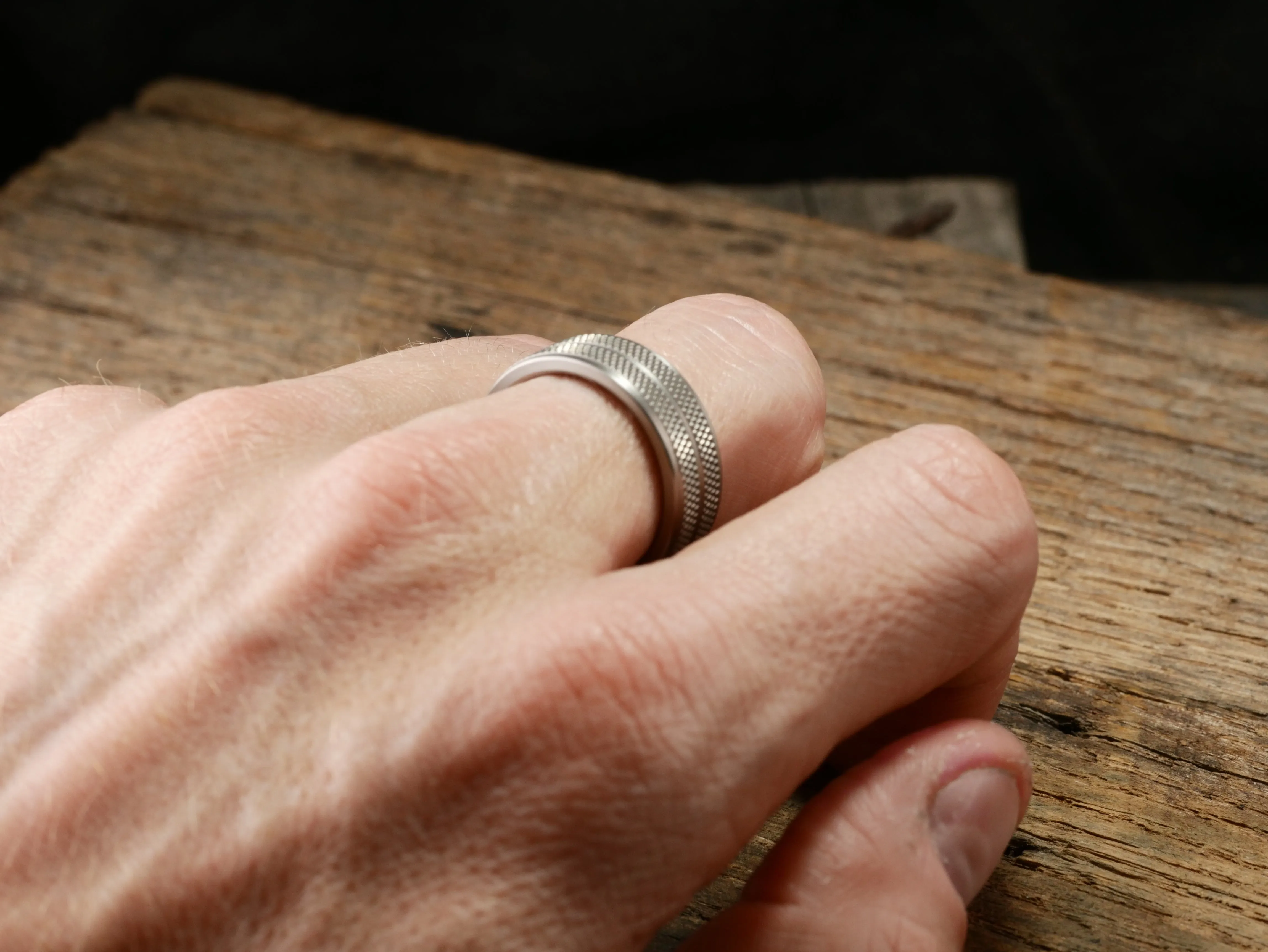 Apex - Knurled Titanium Ring
