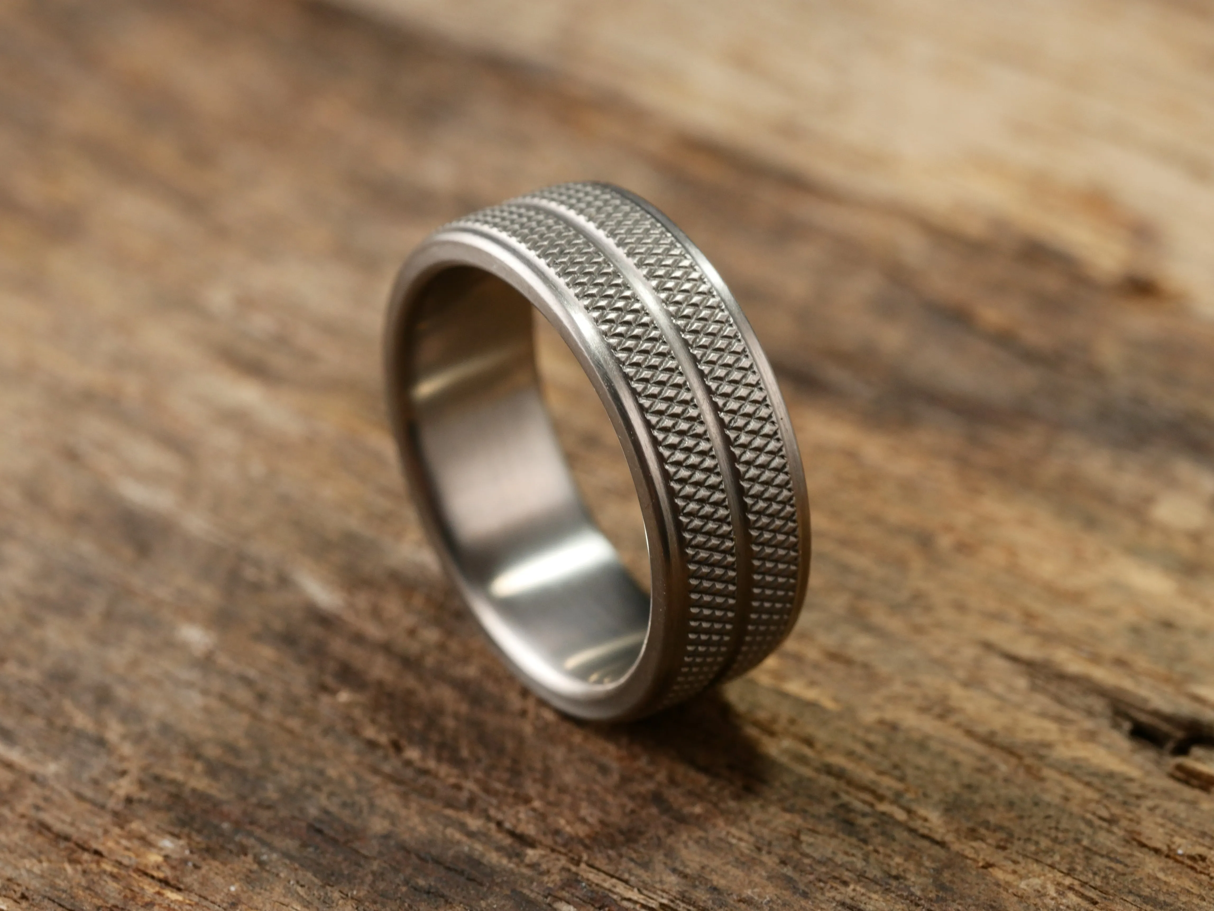 Apex - Knurled Titanium Ring
