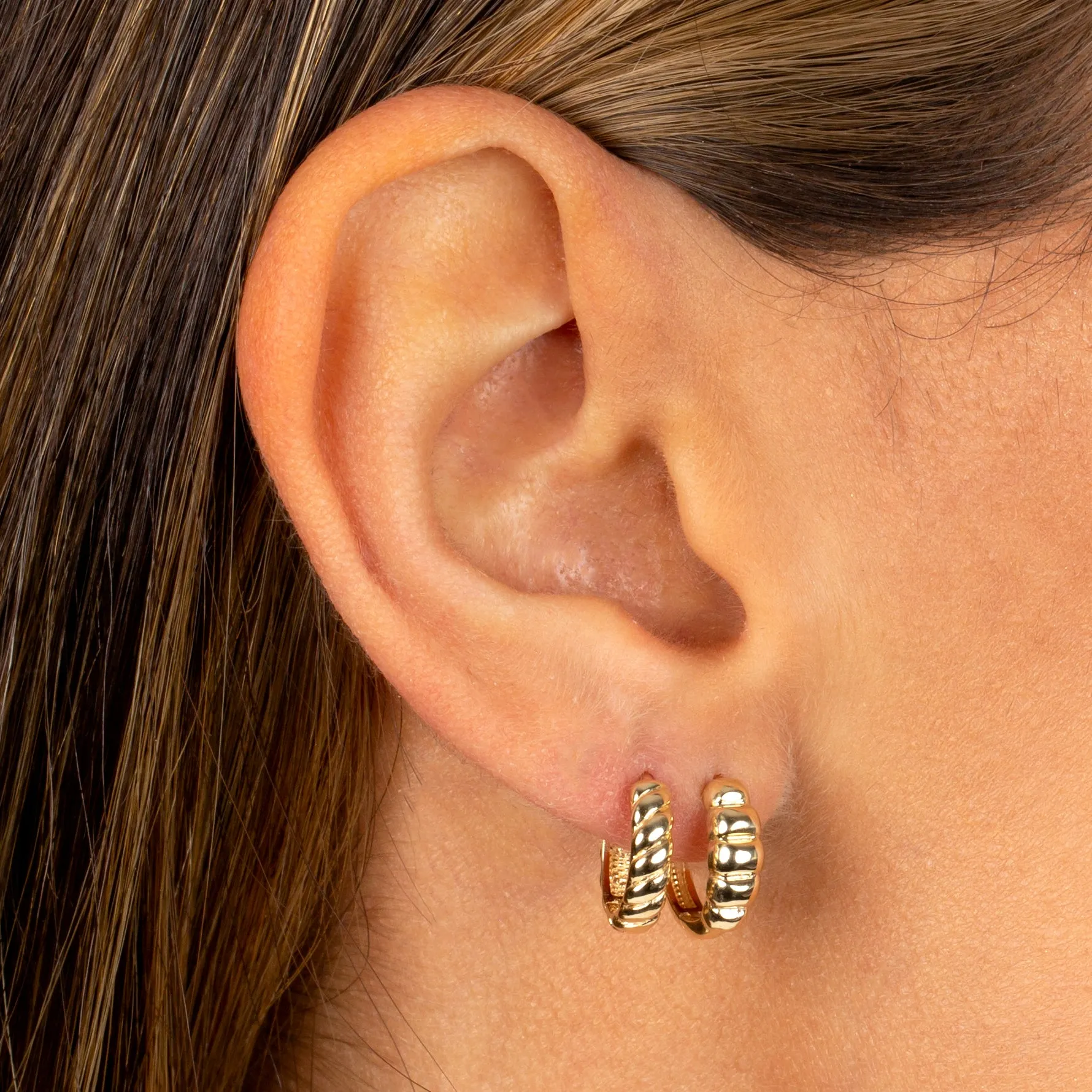 Beaded Puffy Graduated Huggie Earring 14K