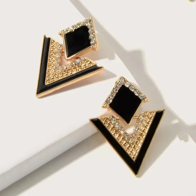 Black Triangle Long Dangle Earring for Women Punk Fashion Gift Ladies Accessories Pendant Earrings Korean Earrings 2023