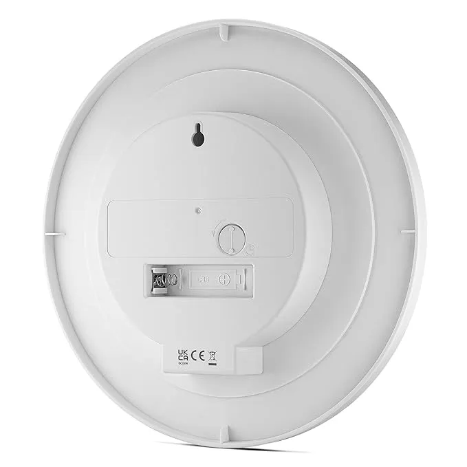 Braun Classic Wall Clock with Quiet Quartz Movement, Easy To Read, 20cm Diameter in White - BC06W