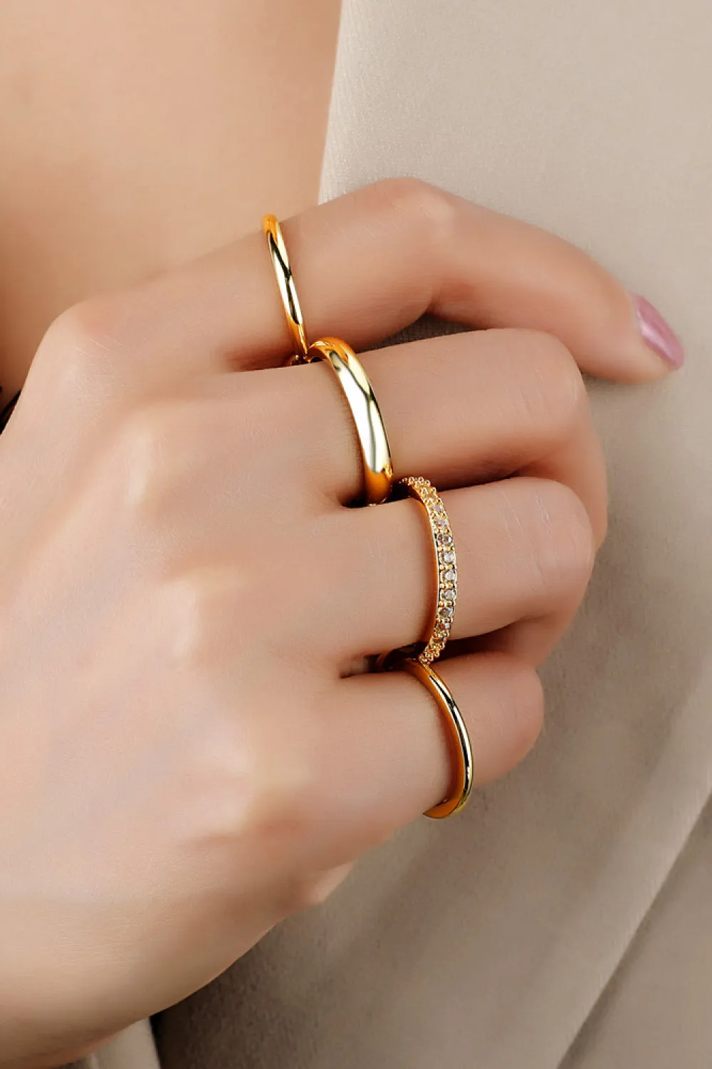 Cubic Zircon Four-Finger Combined Ring