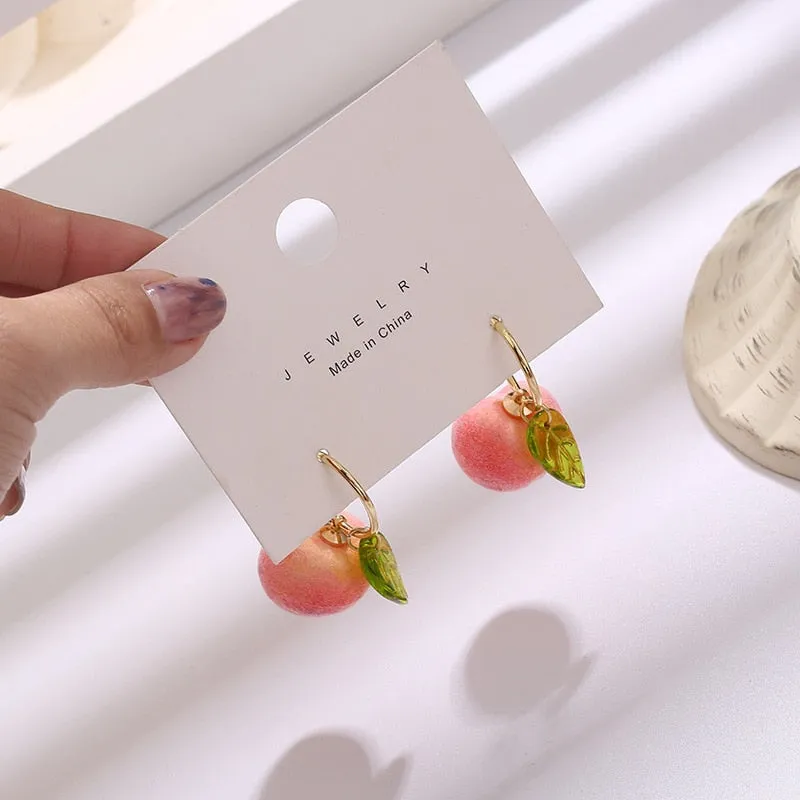 Fashion New Simulation Peach Stud Earrings Girl Cute Romantic Contracted Acrylic Leaves Tassel Earrings for Women Jewelry Gift