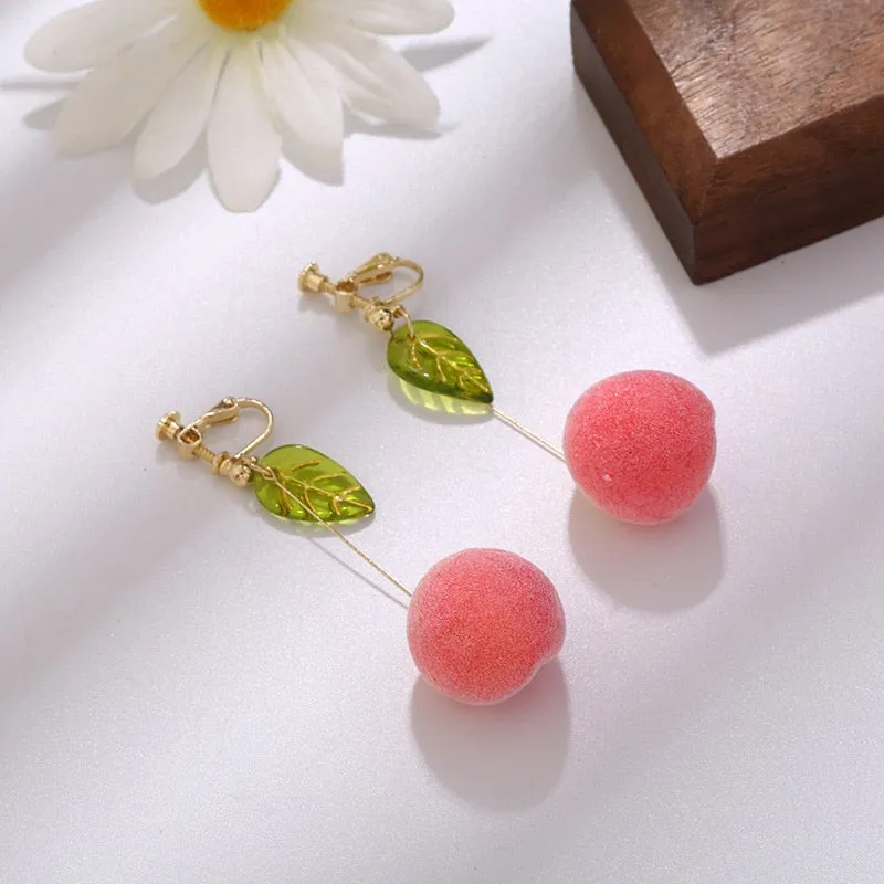 Fashion New Simulation Peach Stud Earrings Girl Cute Romantic Contracted Acrylic Leaves Tassel Earrings for Women Jewelry Gift