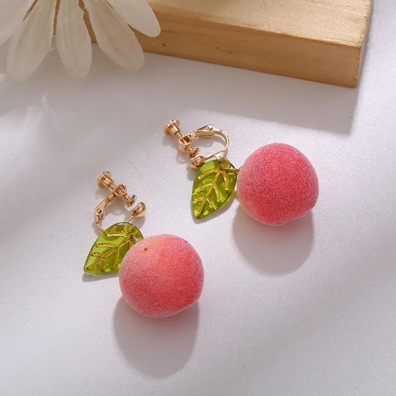 Fashion New Simulation Peach Stud Earrings Girl Cute Romantic Contracted Acrylic Leaves Tassel Earrings for Women Jewelry Gift