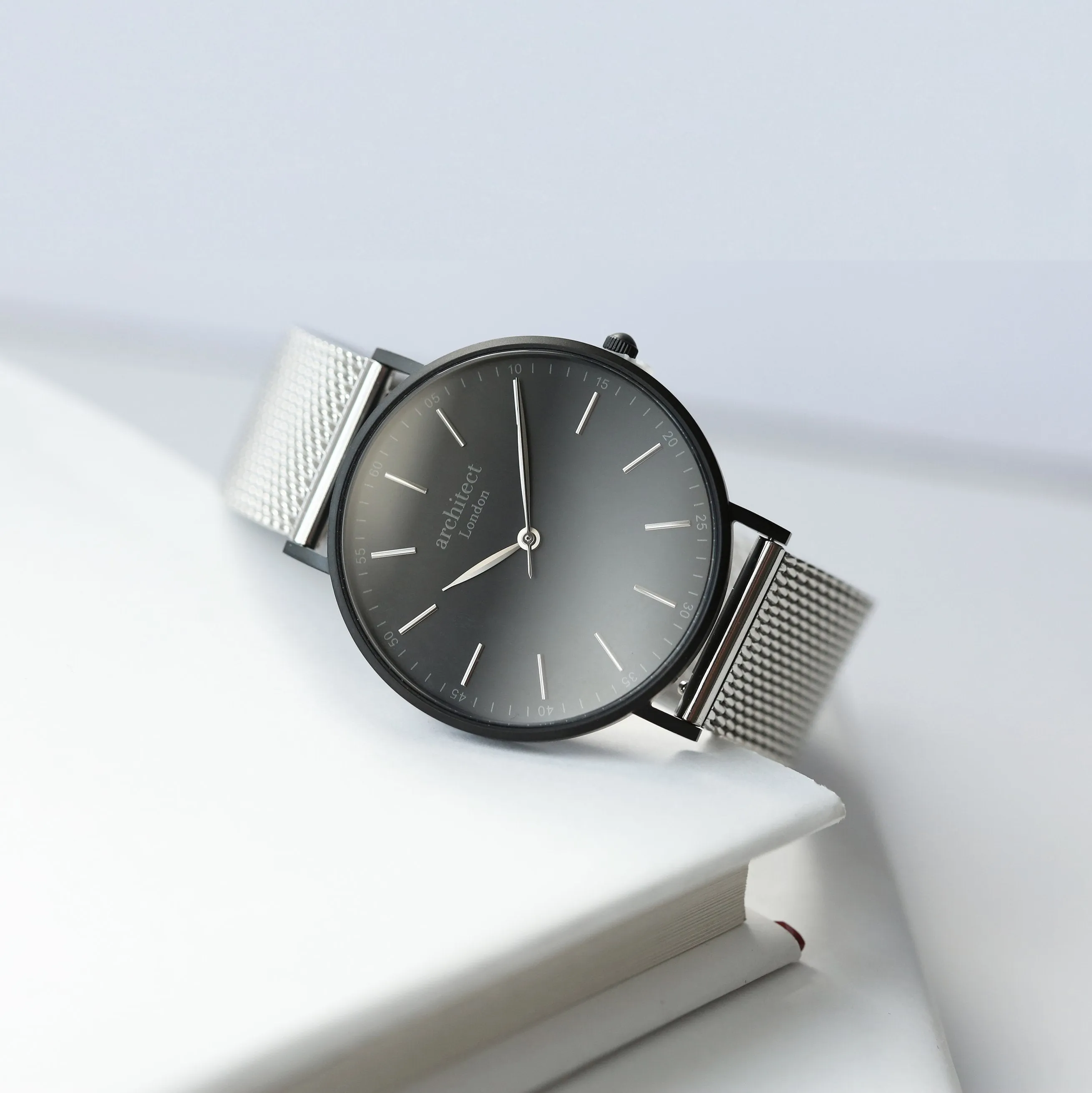 Handwriting Engraving - Men's Minimalist Watch   Steel Silver Mesh