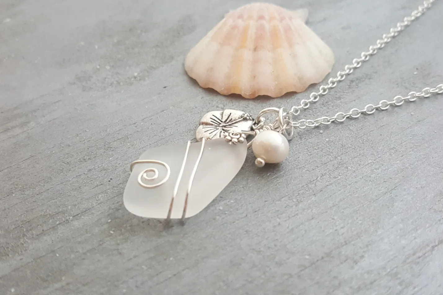 Hawaiian Jewelry Sea Glass Necklace, Wire Crystal Necklace Hibiscus Pearl Necklace, Sea Glass Jewelry Birthday Gift (April Birthstone Gift)