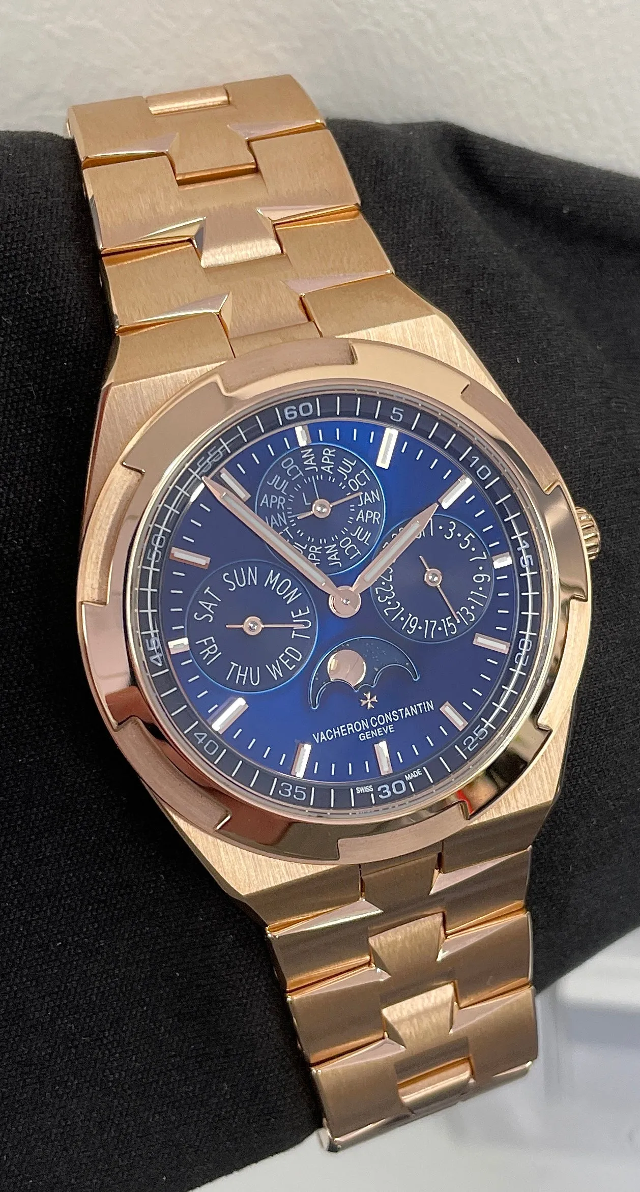 MINT 2021 Vacheron VC Constantin Overseas Perpetual Calendar Rose Gold 4300V B P