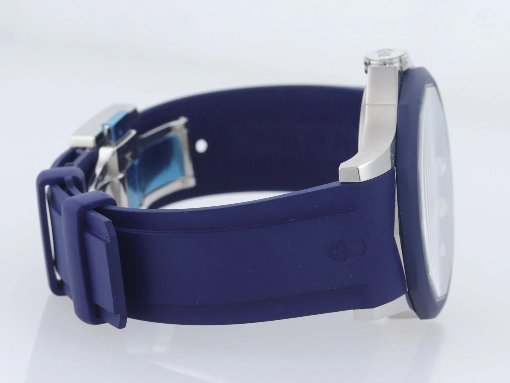 MINT Corum Admiral's Cup Legend 42 Automatic Blue 01.0090 Steel Watch Box Papers