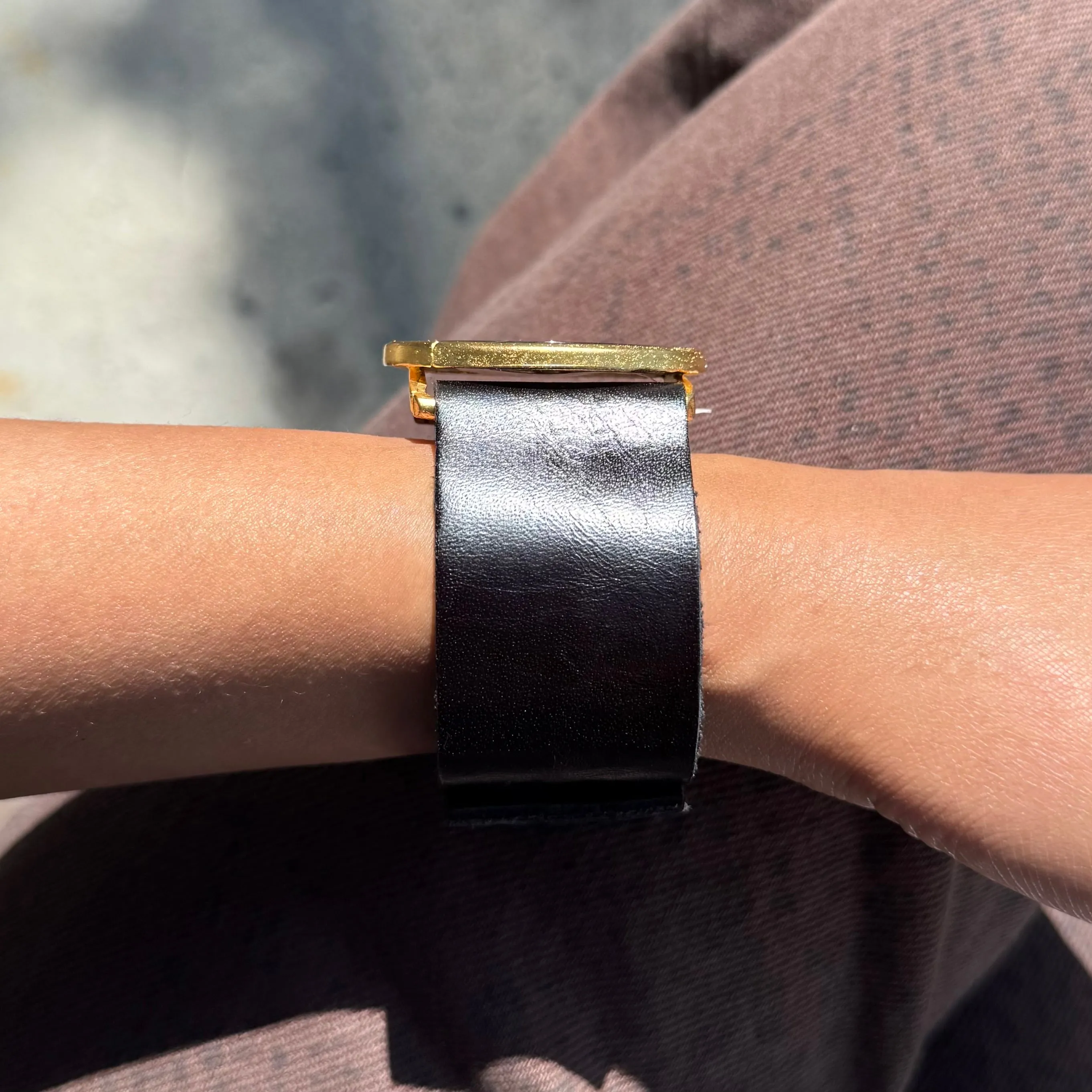 MOP Cabochon Leather Bracelet