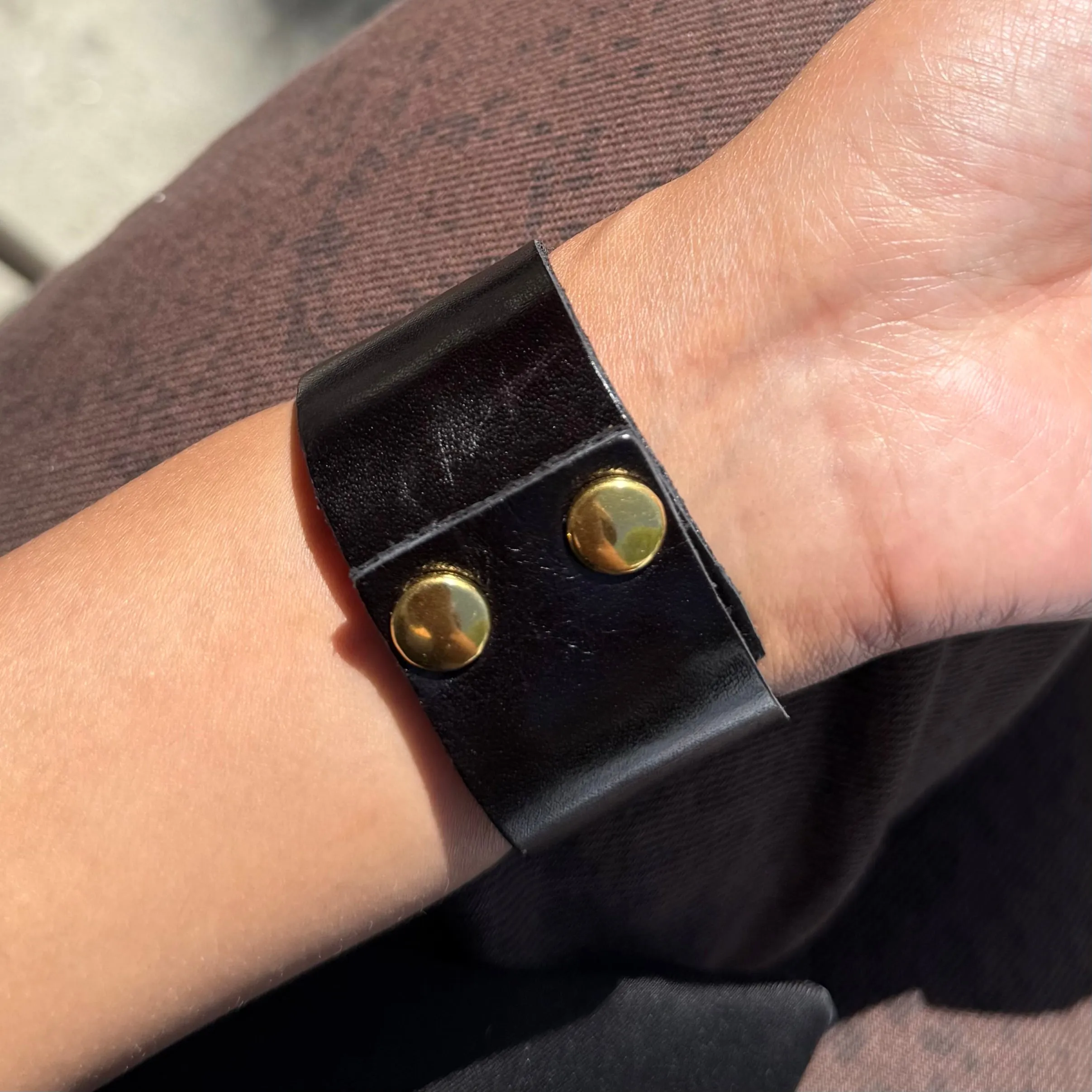 MOP Cabochon Leather Bracelet