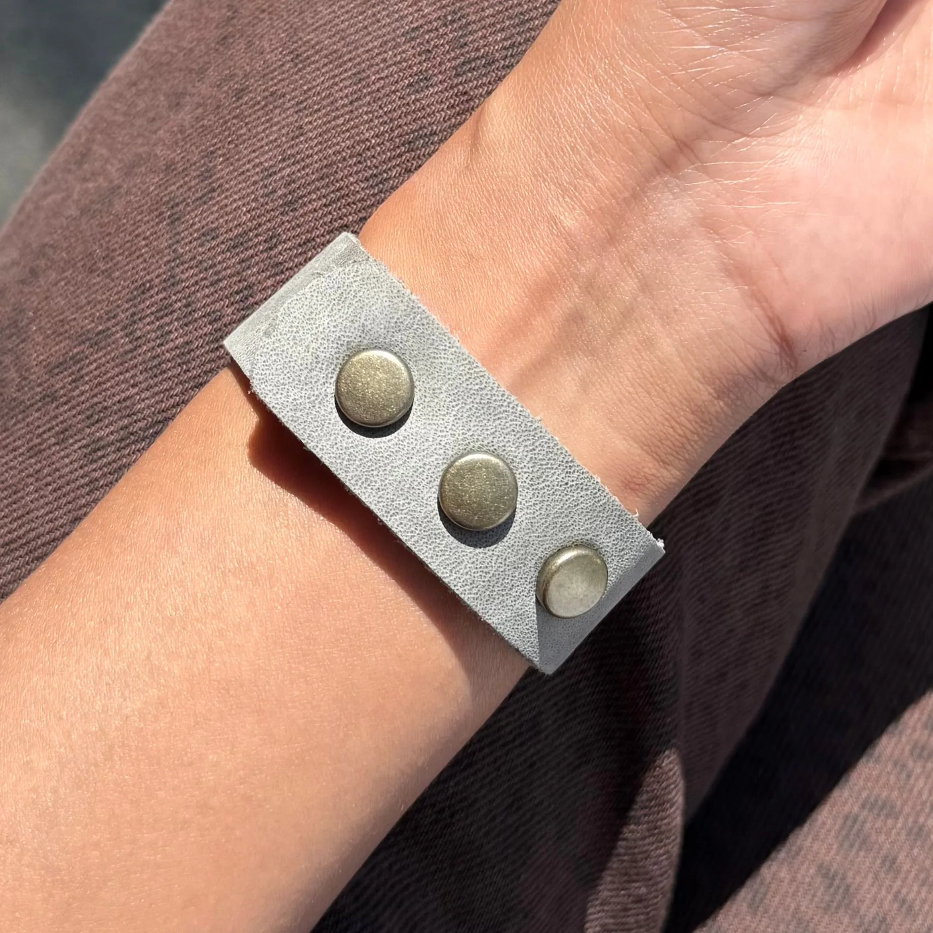 Open Circle Leather Bracelet – Grey Moonstone