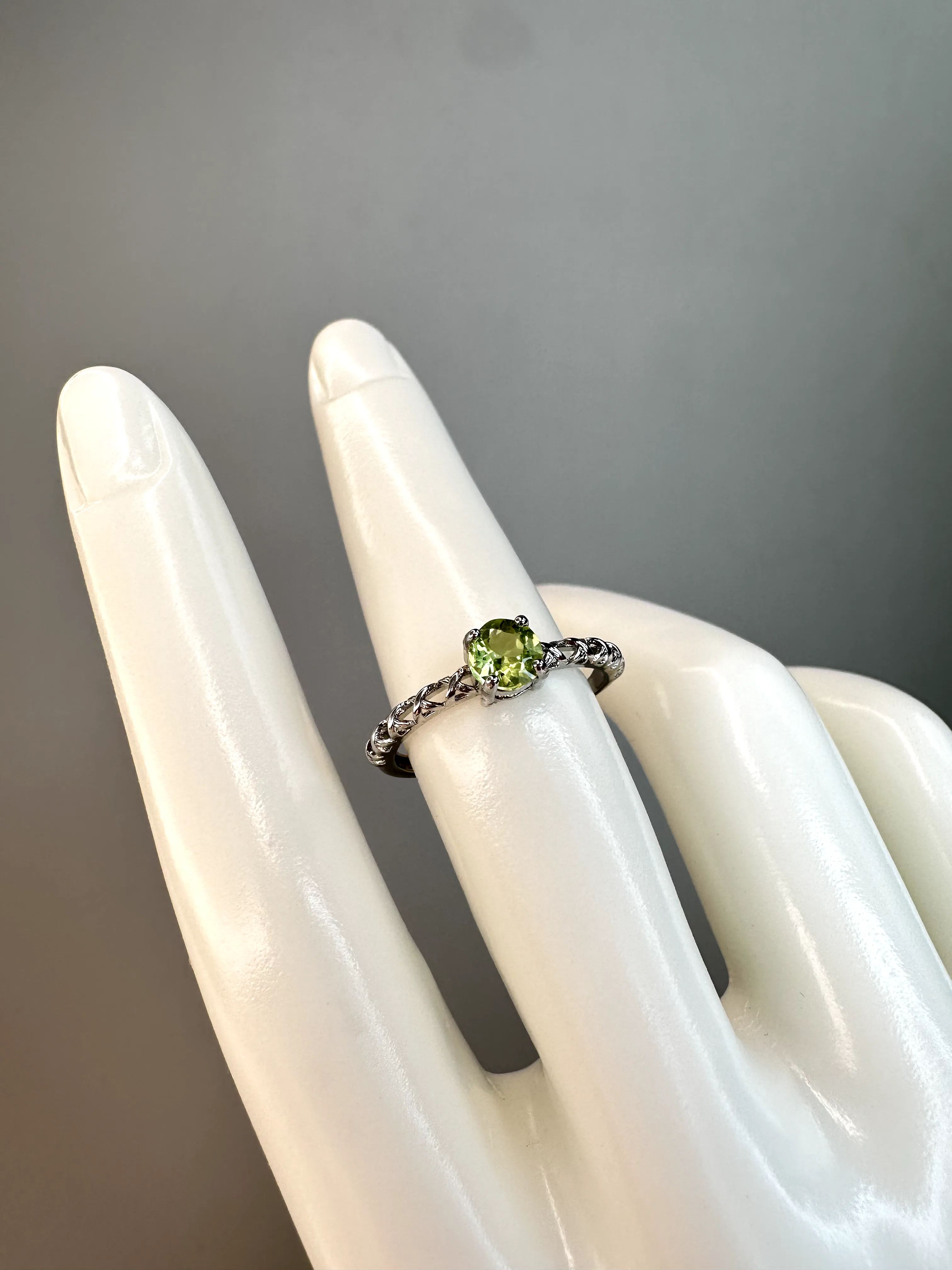 Peridot Ring | Adjustable | Silver plated