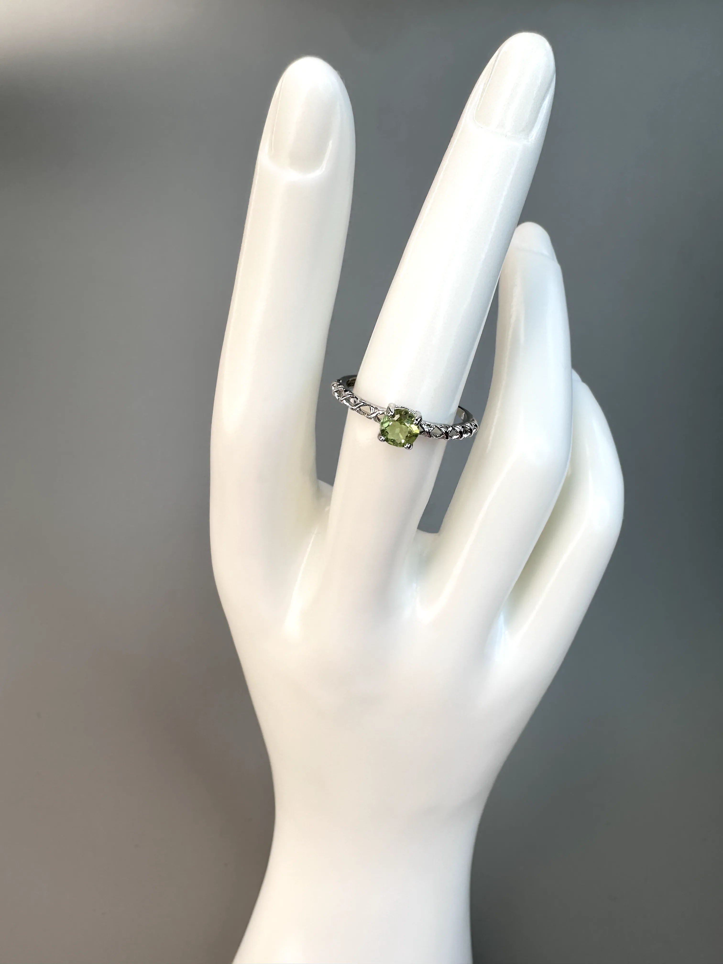 Peridot Ring | Adjustable | Silver plated