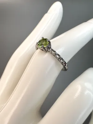 Peridot Ring | Adjustable | Silver plated