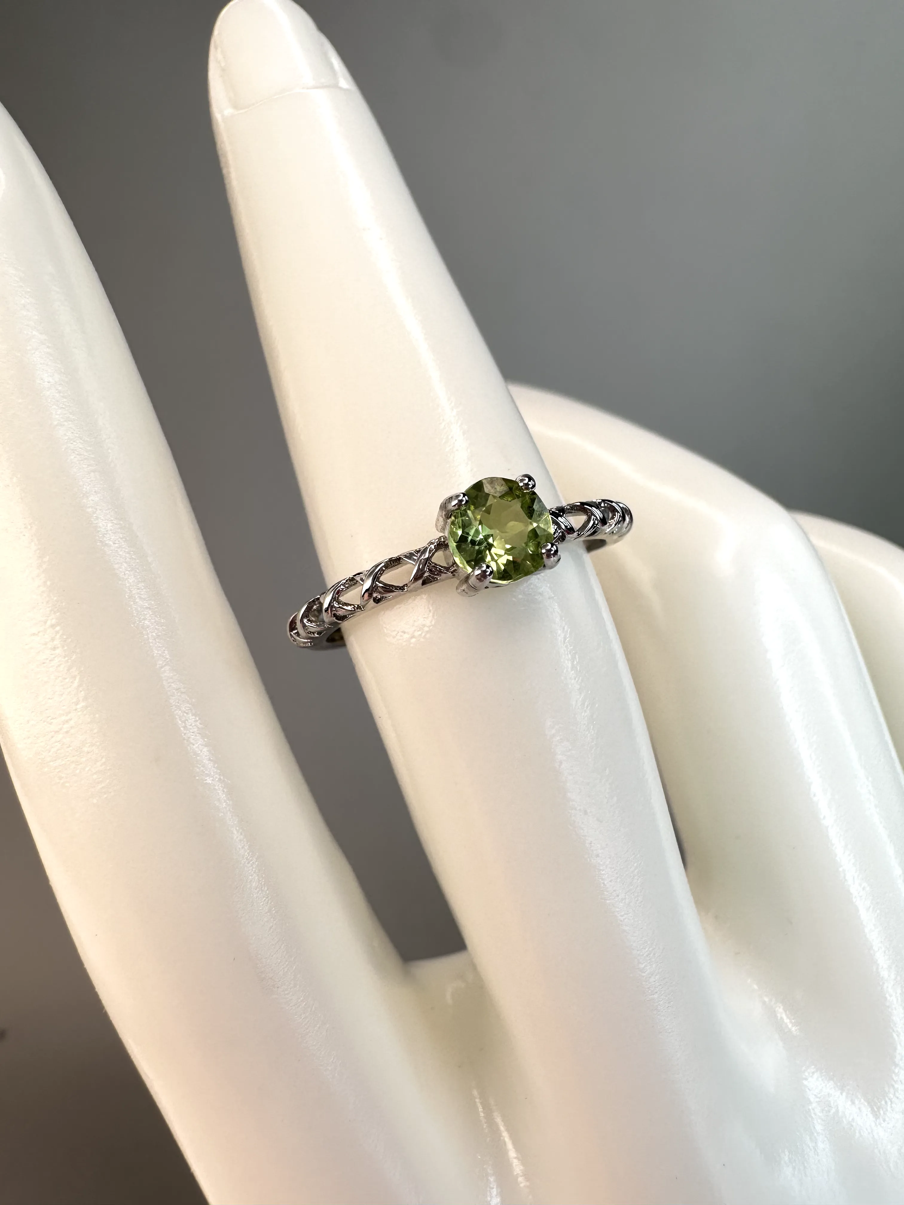 Peridot Ring | Adjustable | Silver plated