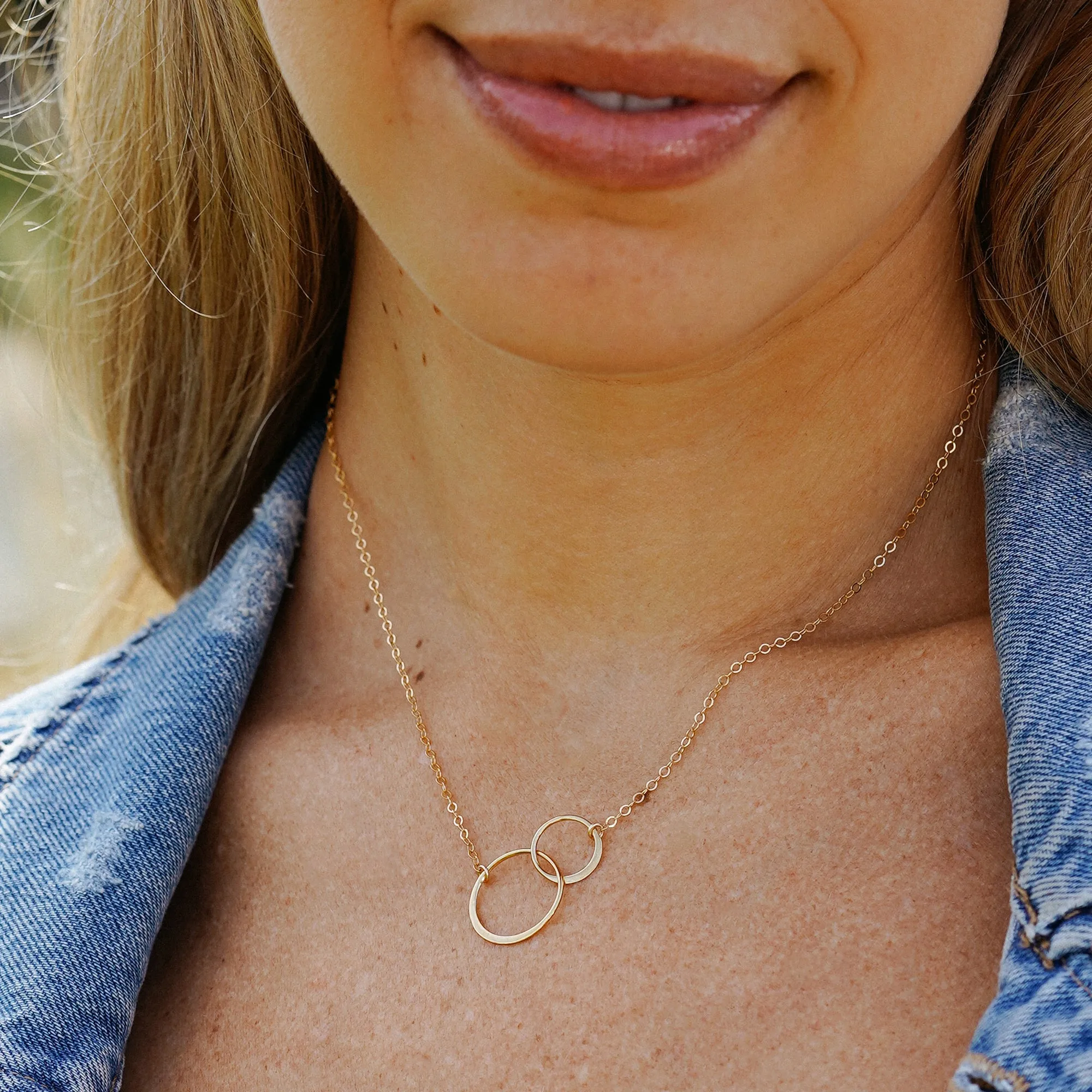 Sisters Interlocking Circle Necklace
