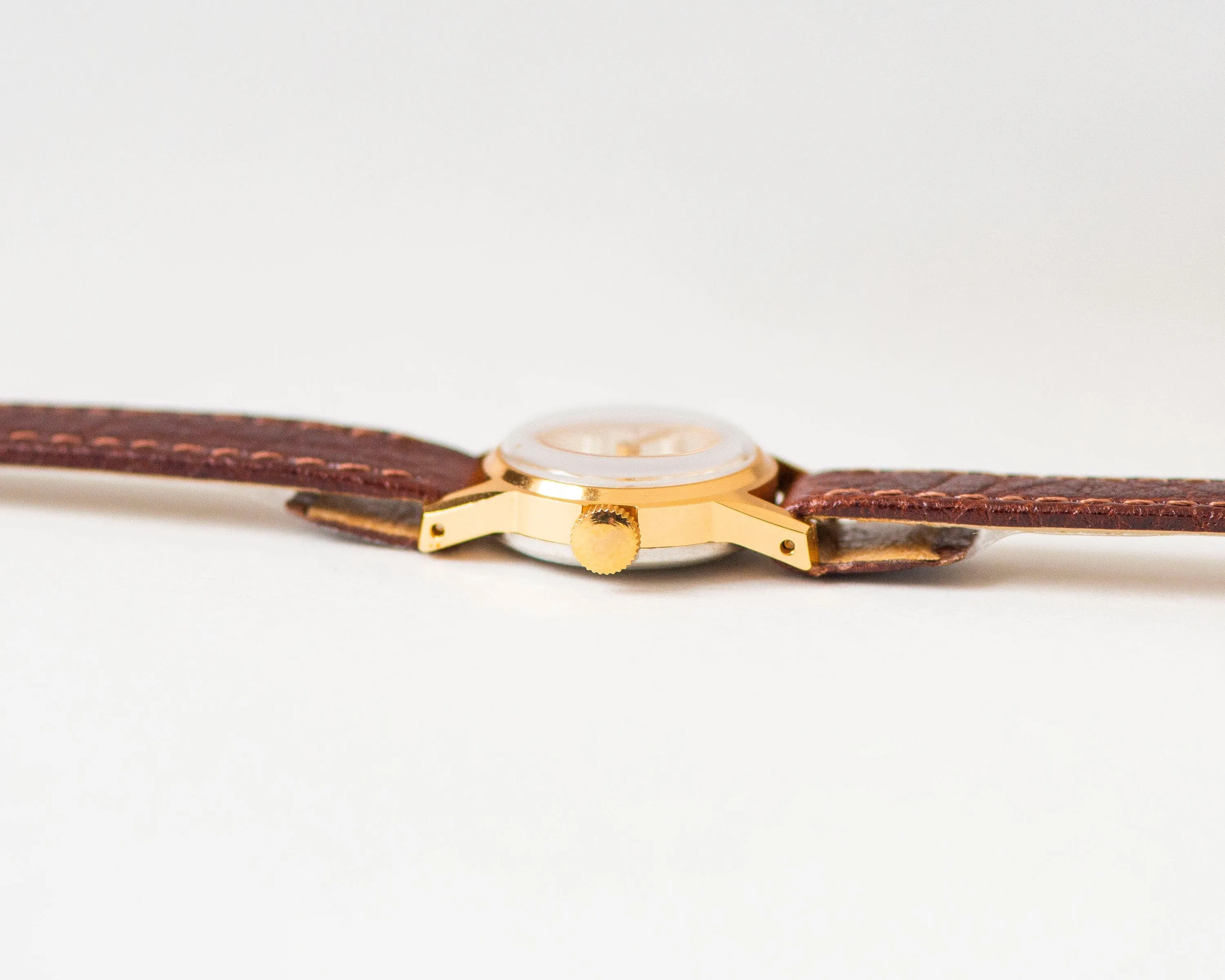 Women watch gold plated unused Era retro jewelry, lady classic watch rare gift, delicate wristwatch Arabic numerals new premium leather band
