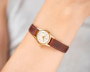 Women watch gold plated unused Era retro jewelry, lady classic watch rare gift, delicate wristwatch Arabic numerals new premium leather band