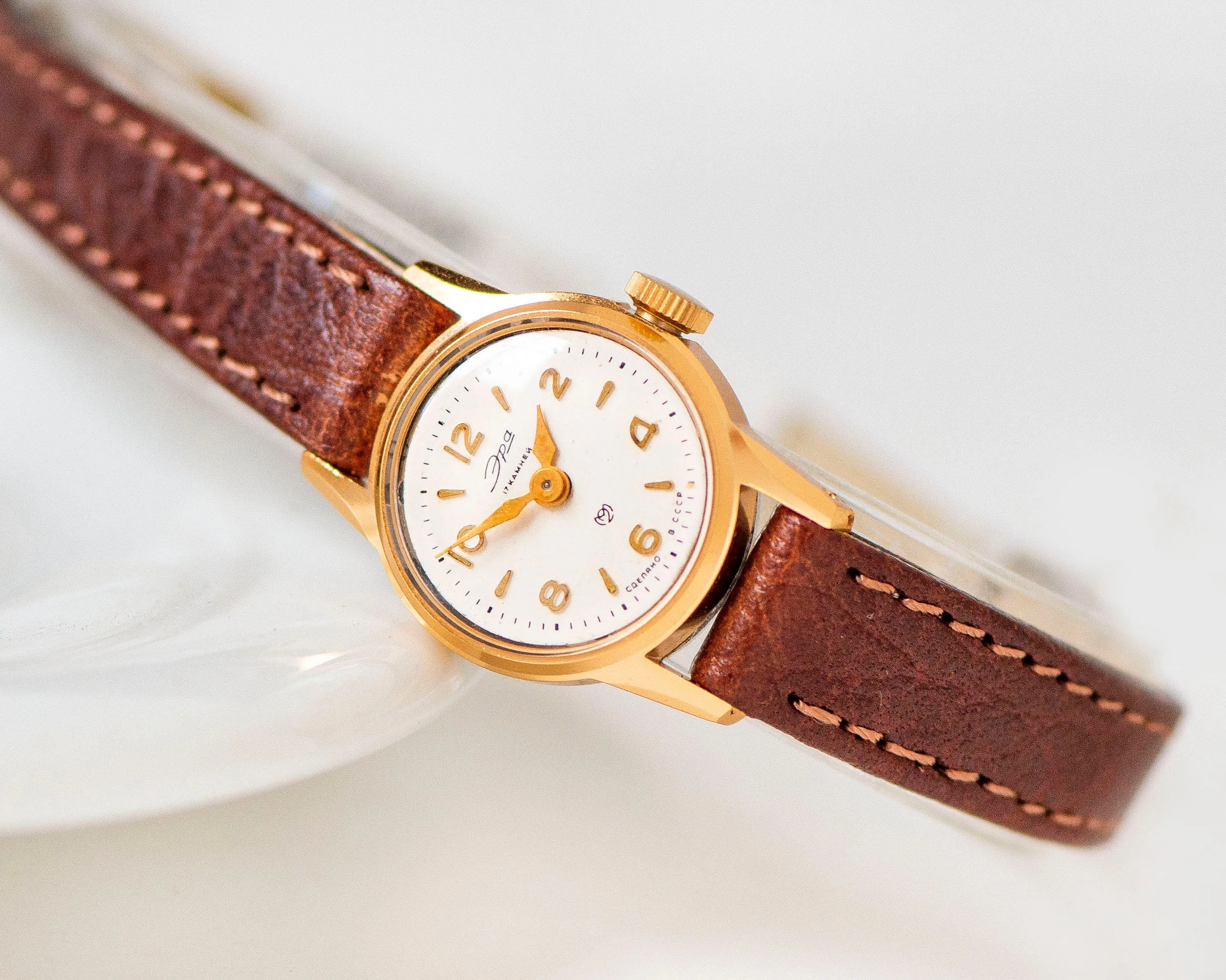 Women watch gold plated unused Era retro jewelry, lady classic watch rare gift, delicate wristwatch Arabic numerals new premium leather band