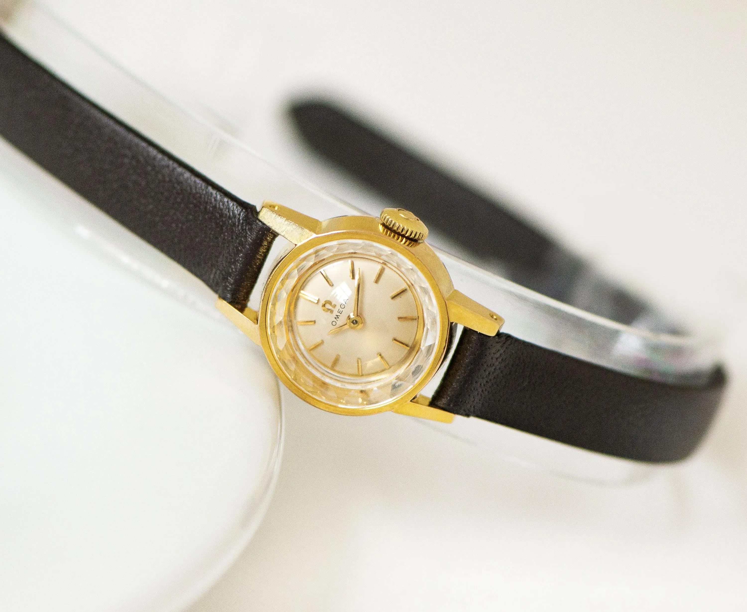 Women's watch OMEGA tiny wrist gold plated vintage Swiss watch Ω, serviced timepiece cal 483 dainty jewelry gift, new premium leather strap