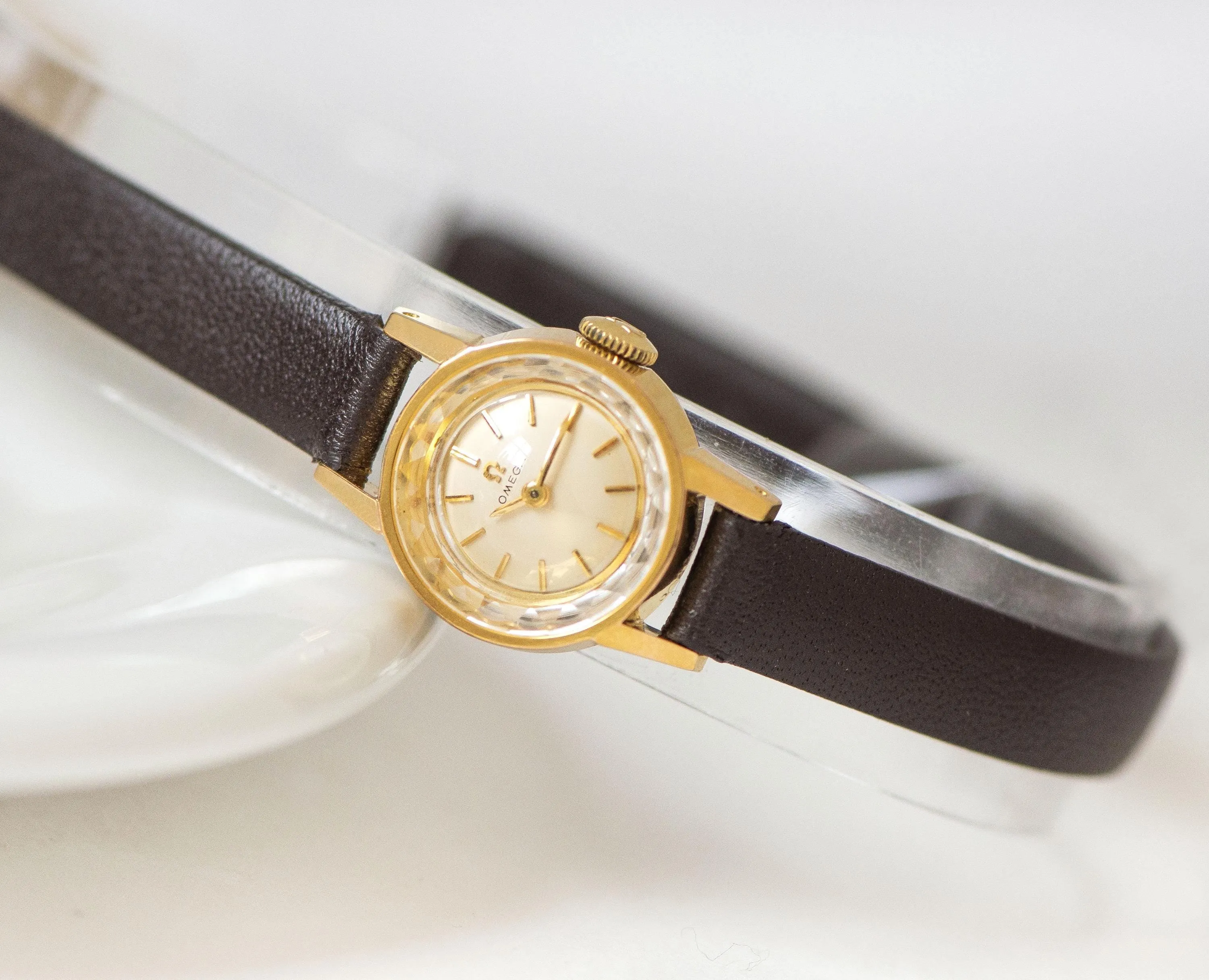 Women's watch OMEGA tiny wrist gold plated vintage Swiss watch Ω, serviced timepiece cal 483 dainty jewelry gift, new premium leather strap