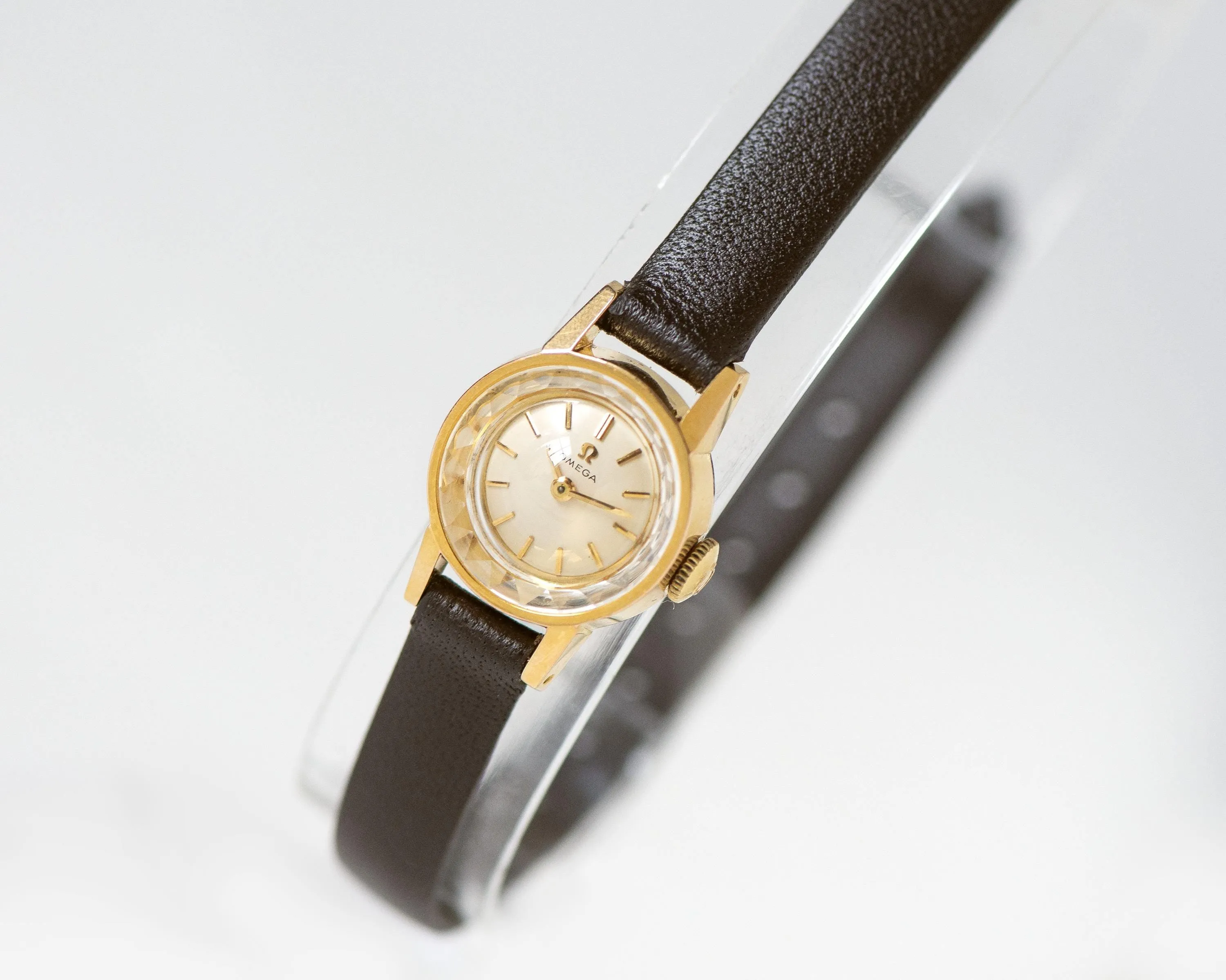 Women's watch OMEGA tiny wrist gold plated vintage Swiss watch Ω, serviced timepiece cal 483 dainty jewelry gift, new premium leather strap