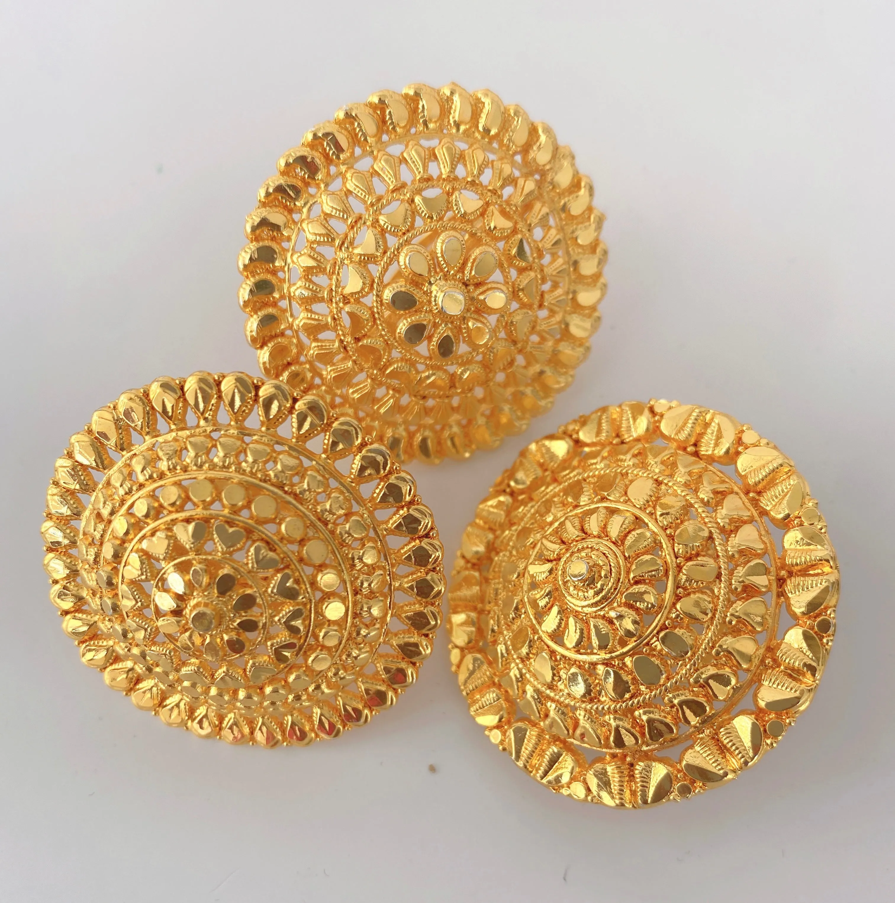 ZAINAB OVERSIZED RINGS(ADJUSTABLE)